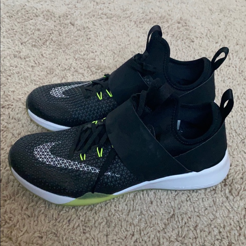 Nike Zoom Training Shoes Women’s size 6